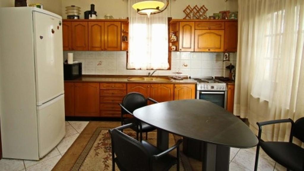 Nea Peramos Large Apartment Near The Beach Eksteriør billede